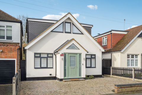 3 bedroom detached bungalow for sale, Avenue Road, Pinner, HA5 3EZ