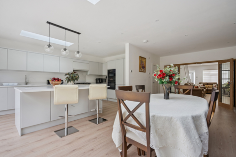 3 bedroom detached bungalow for sale, Avenue Road, Pinner, HA5 3EZ