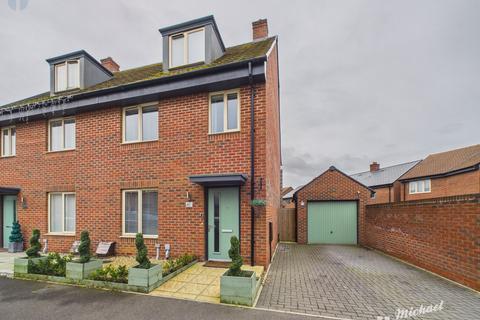 4 bedroom semi-detached house for sale, Kempster Way, Weston Turville