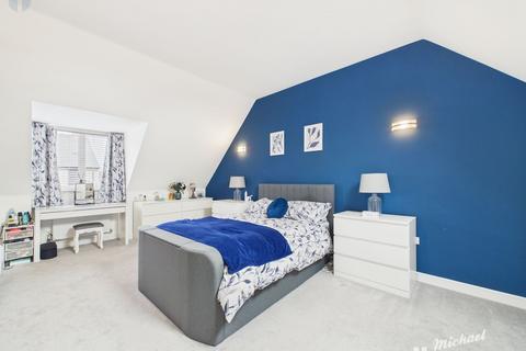 4 bedroom semi-detached house for sale, Kempster Way, Weston Turville