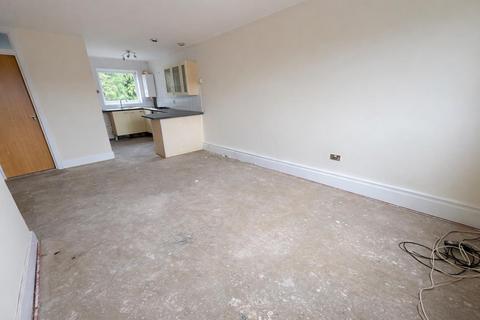 2 bedroom apartment for sale, Garden Court, Luton, LU3 2PE