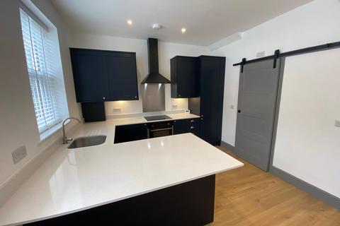 1 bedroom flat to rent, Grattons Drive, West Sussex RH10