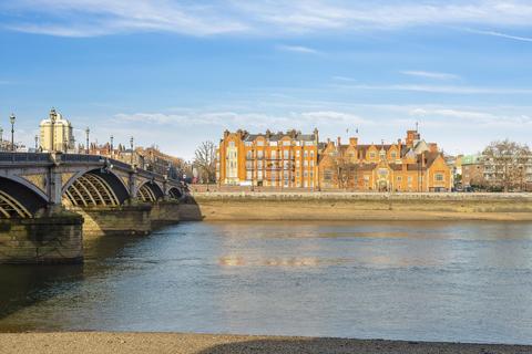 3 bedroom flat for sale, Cheyne Walk, London, SW3