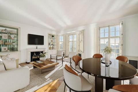 3 bedroom flat for sale, Cheyne Walk, London, SW3