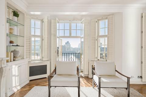 3 bedroom flat for sale, Cheyne Walk, London, SW3