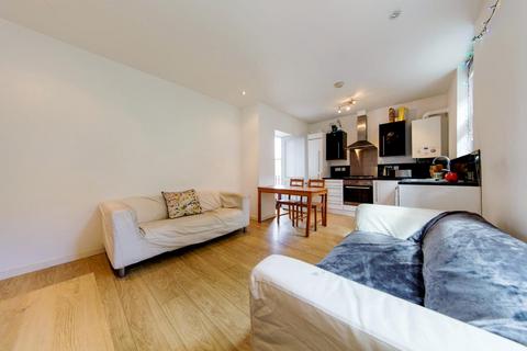 3 bedroom flat to rent, Clifton Mansions, SW9