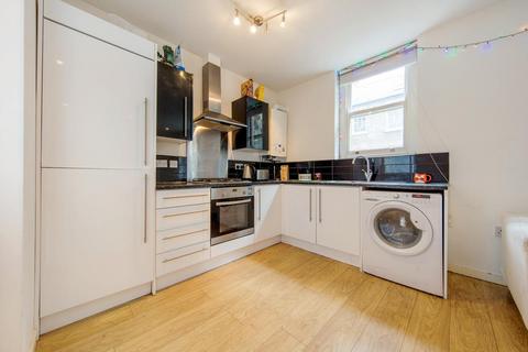 3 bedroom flat to rent, Clifton Mansions, SW9