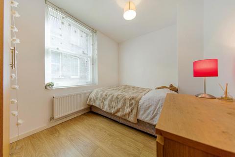 3 bedroom flat to rent, Clifton Mansions, SW9