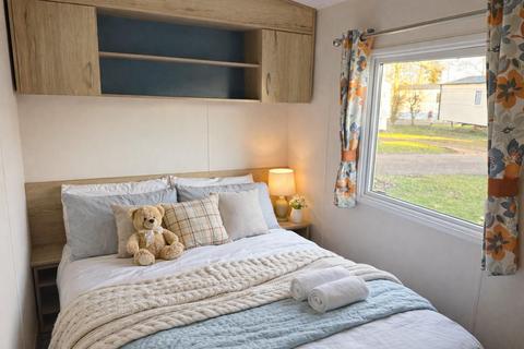 undefined, Carlton IP17