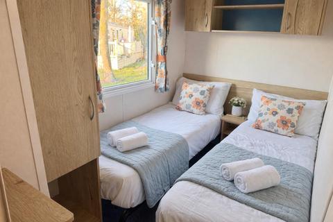 undefined, Carlton IP17