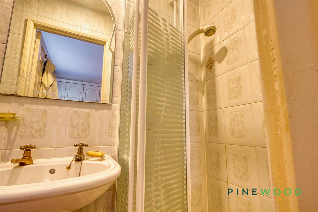 Ensuite (Bedroom 1)