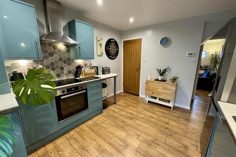 2 bedroom end of terrace house for sale, Enville Road, Kingswinford