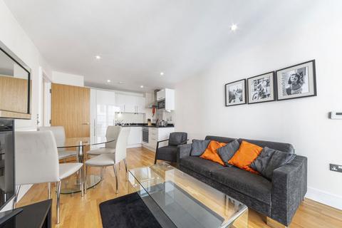 1 bedroom flat to rent, Millharbour, London E14
