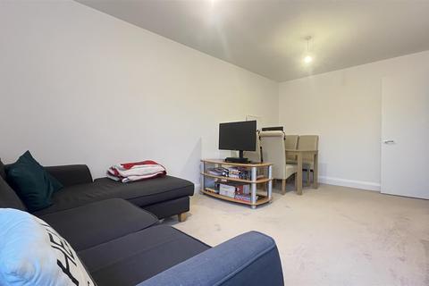 undefined, London Road, Cheam SM3