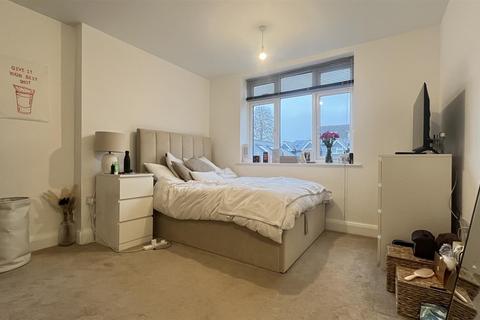 undefined, London Road, Cheam SM3