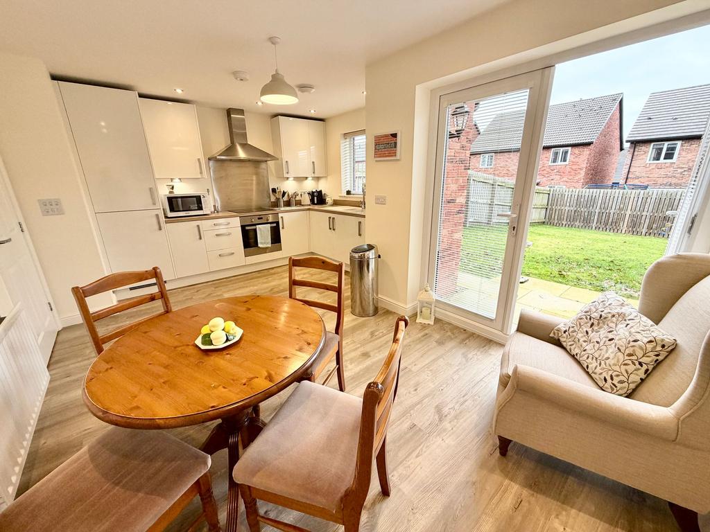 Dining kitchen