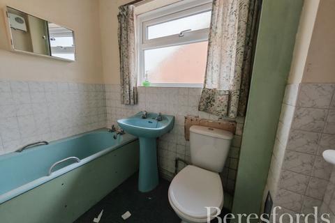 2 bedroom bungalow for sale, Meadow Way, Abberton, CO5