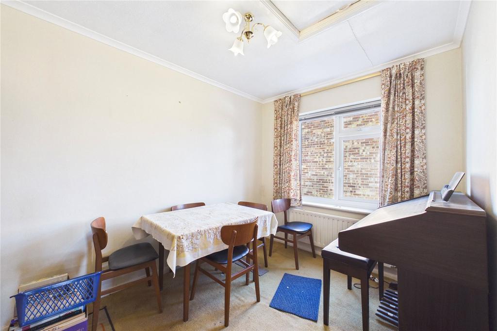 Bedroom 3 / Dining