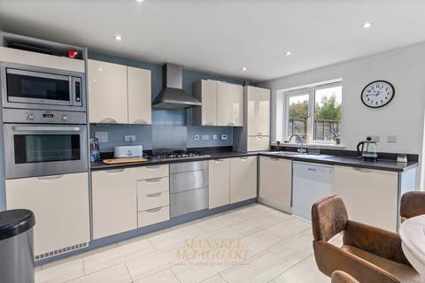 4 bedroom terraced house for sale, Grayrigg Road, Crawley RH10