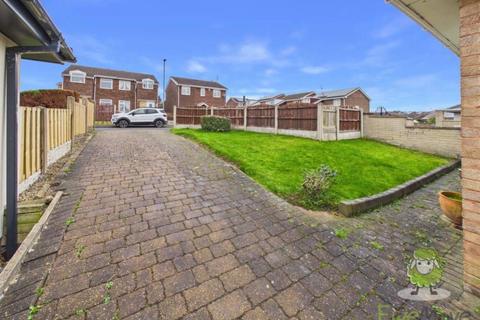 2 bedroom detached bungalow for sale, Avon Close Maltby, Rotherham S66
