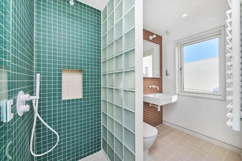 1 bedroom flat for sale, Mare Street, London E8