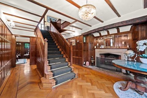 undefined, Silverdale Avenue, Ashley Park, Walton-on-Thames, KT12