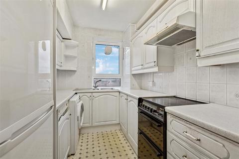 1 bedroom flat for sale, Linacre Court, Talgarth Road, London, W6