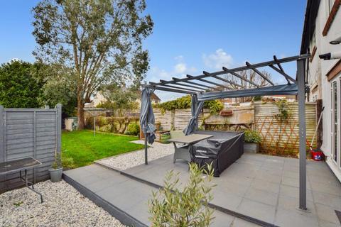 2 bedroom maisonette for sale, Thirlmere Avenue, Slough