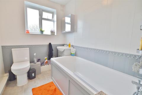 undefined, Thirlmere Avenue, Slough
