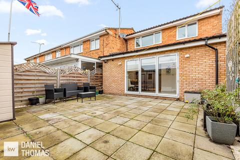 3 bedroom end of terrace house for sale, DANIEL THOMAS | Theydon Court, Waltham Abbey, EN9 3HY