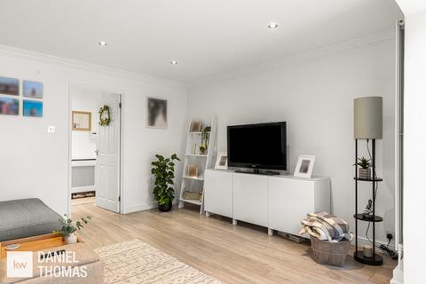 3 bedroom end of terrace house for sale, DANIEL THOMAS | Theydon Court, Waltham Abbey, EN9 3HY