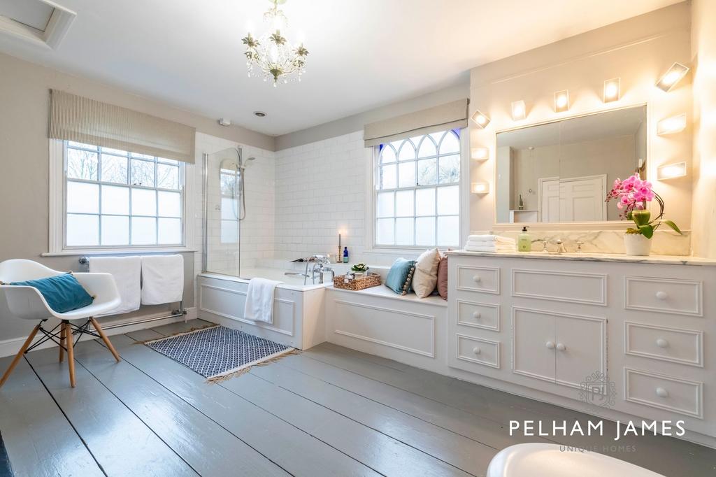 En Suite, Bourne Eau House, Bourne