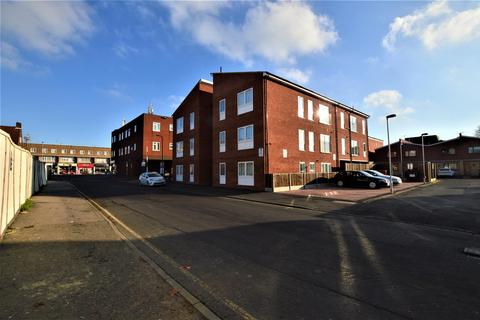 2 bedroom flat to rent, Chancellor House, Farnburn Avenue, Slough, Berkshire