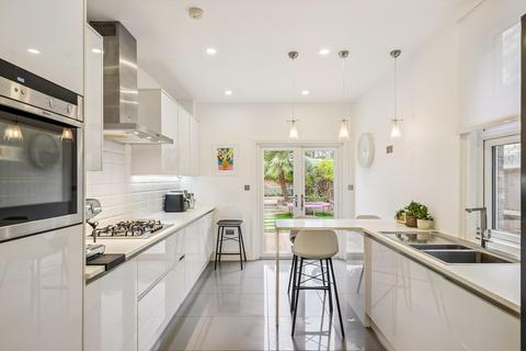 3 bedroom terraced house for sale, Wandle Road, London, SW17