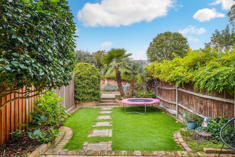 3 bedroom terraced house for sale, Wandle Road, London, SW17