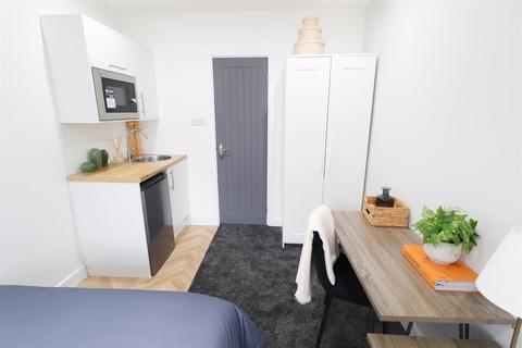 Studio to rent, Charter Avenue, Coventry CV4