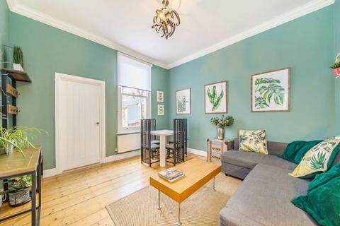 2 bedroom flat to rent, Pagoda Avenue, Richmond TW9