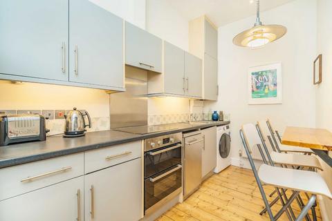 2 bedroom flat to rent, Pagoda Avenue, Richmond TW9