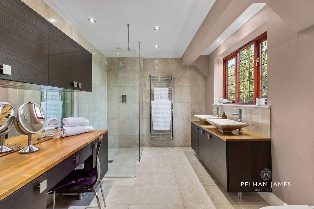 Principal En Suite, The Chestnuts, Langham