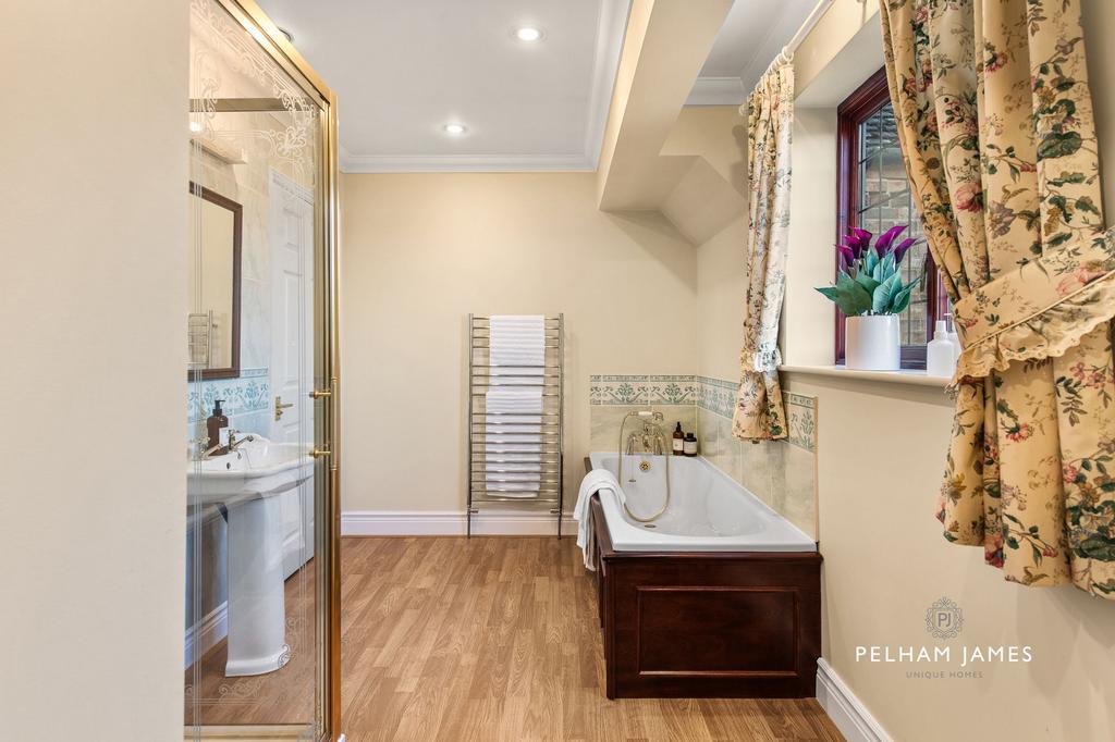Bathroom, The Chestnuts, Langham