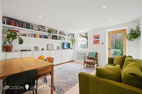 2 bedroom flat for sale, Basement Flat, 113 Osbaldeston Road, London, N16 6NP