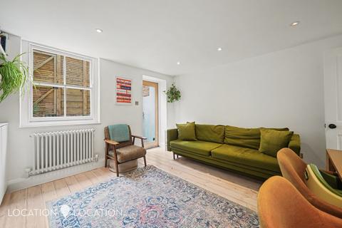 2 bedroom flat for sale, Basement Flat, 113 Osbaldeston Road, London, N16 6NP