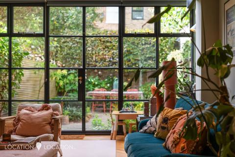 4 bedroom end of terrace house for sale, Wilmer Place, London, N16