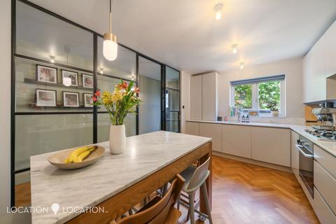 4 bedroom end of terrace house for sale, Wilmer Place, London, N16