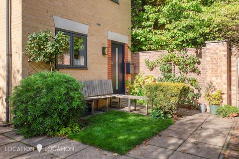 4 bedroom end of terrace house for sale, Wilmer Place, London, N16