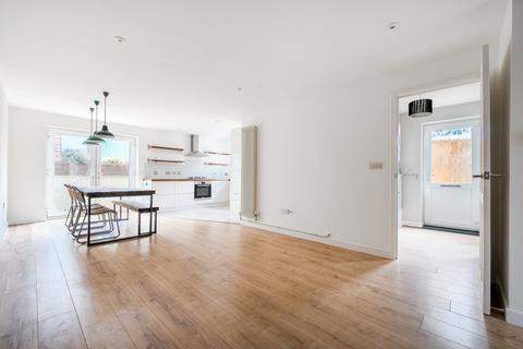 2 bedroom flat to rent, Springvale Road, Hampshire SO23