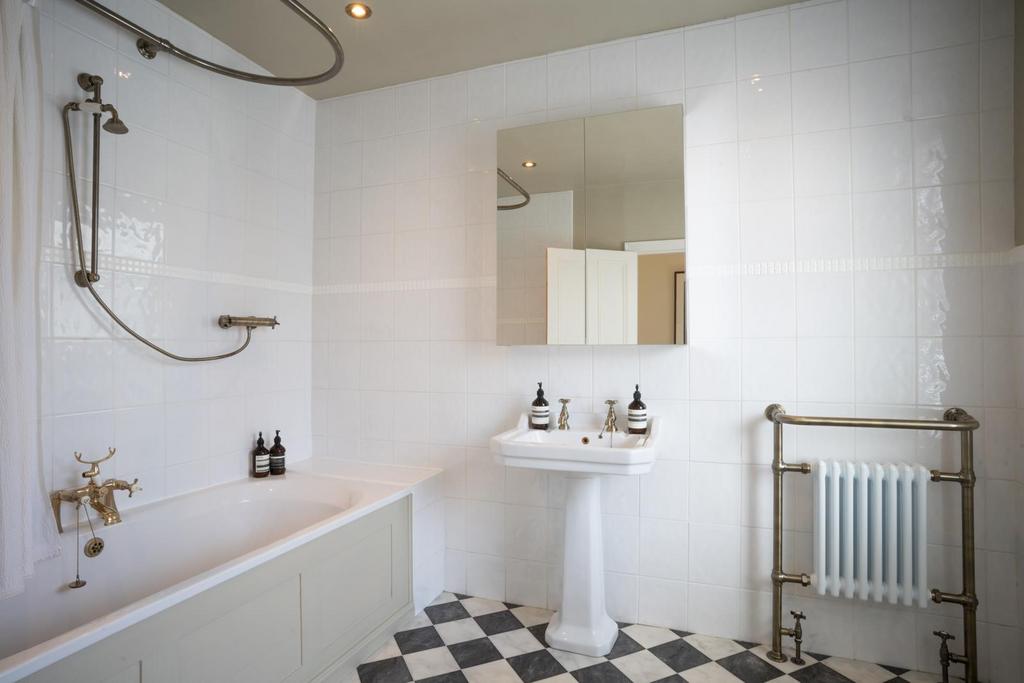 Bathroom.jpg