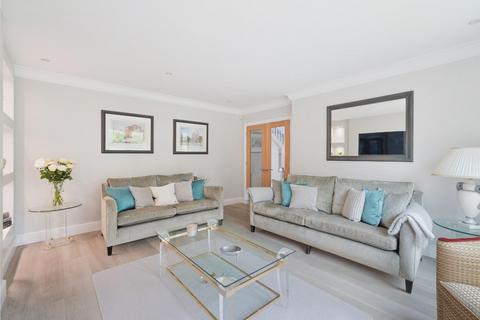 undefined, Walkfield Drive, Epsom