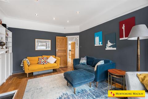 undefined, River Avenue, London