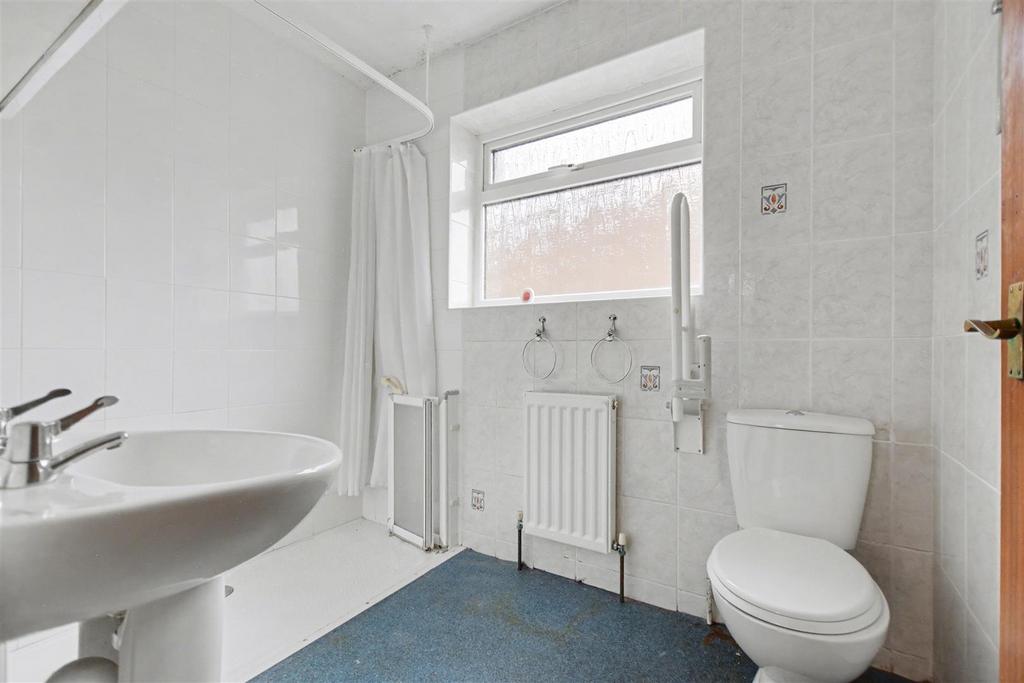 Shower Room 1.jpeg